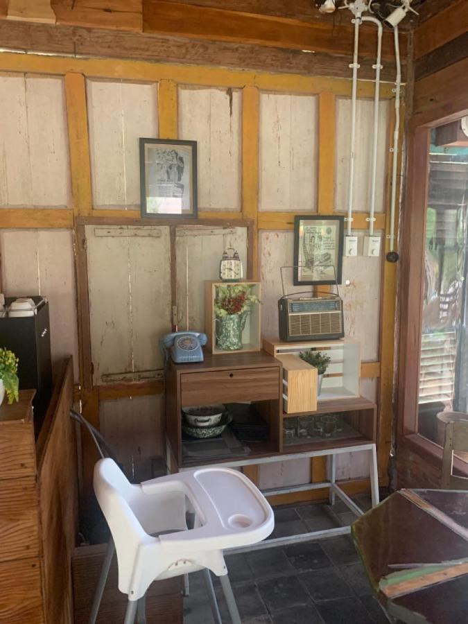 Kampung Lawasan Heritage Cottage Maguwo Esterno foto